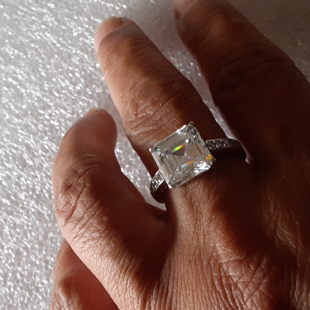 925 Diamonique Ring. Shines, "like" A Real Diamond.